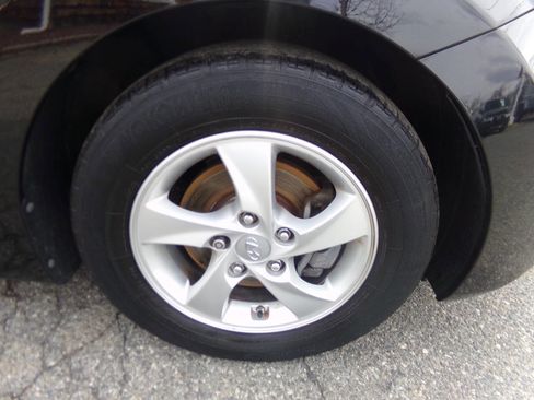 Used 2014 Hyundai Elantra SE image 12