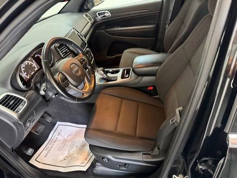 Certified 2022 Jeep Grand Cherokee Laredo E AWD/4WD image 19