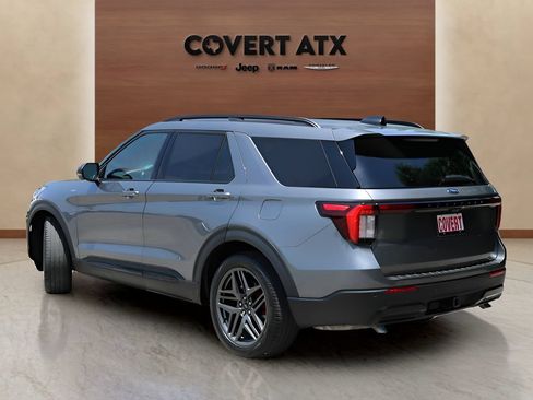 Used 2025 Ford Explorer ST-Line w/ Premium Package RWD image 3