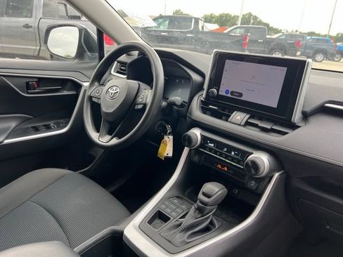 Used 2023 Toyota RAV4 LE AWD/4WD image 10