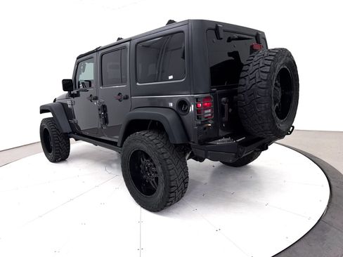 Used 2018 Jeep Wrangler Unlimited Sport S AWD/4WD image 12