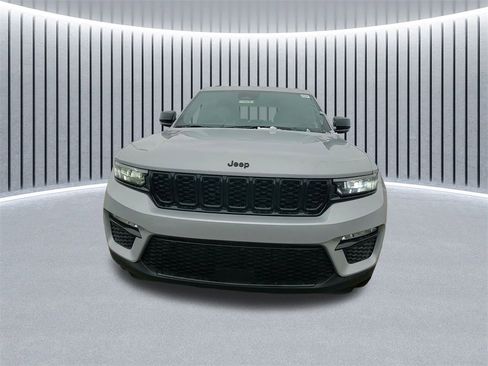 New 2025 Jeep Grand Cherokee Limited w/ Black Appearance Package image 22