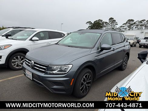 Used 2021 Volkswagen Tiguan SE FWD image 1