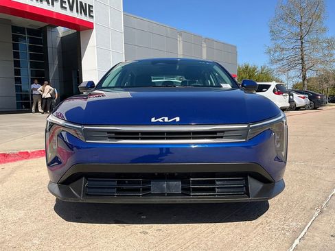 Used 2025 Kia K4 LXS image 3