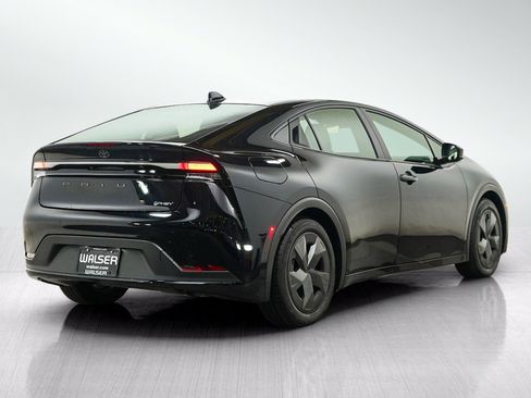 Used 2026 Toyota Prius Plug-In Hybrid FWD image 5
