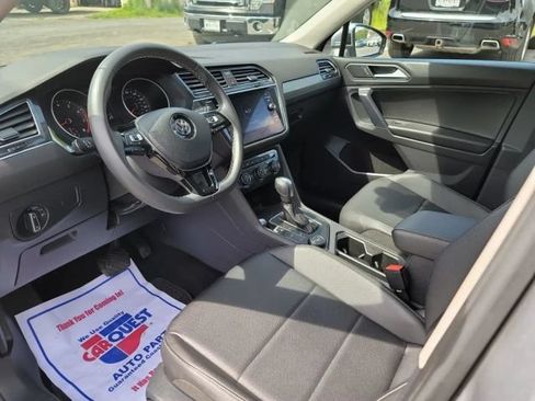 Used 2021 Volkswagen Tiguan SE w/ Panoramic Sunroof Package AWD/4WD image 12