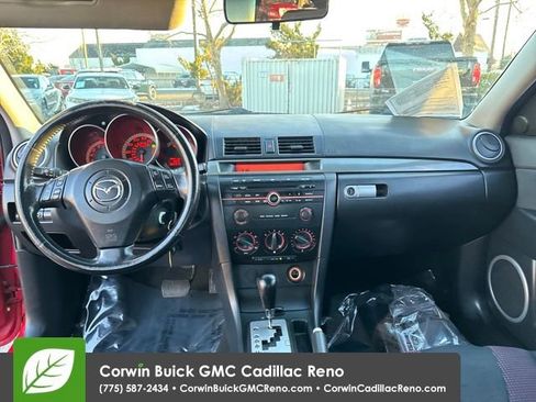 Used 2005 MAZDA MAZDA3 s w/ Moonroof & 6-CD Pkg image 13