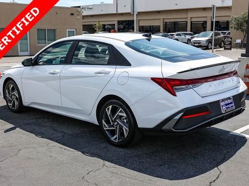 Certified 2025 Hyundai Elantra SEL FWD image 4