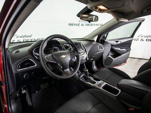 Used 2017 Chevrolet Cruze LT w/ Convenience Package image 22