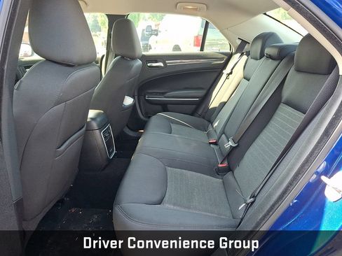 Used 2021 Chrysler 300 Touring w/ Driver Convenience Group RWD image 13