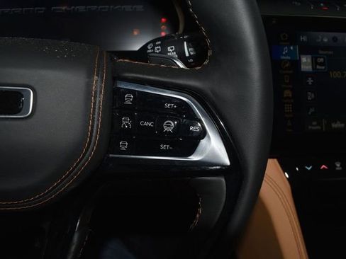 New 2026 Jeep Grand Cherokee Summit image 17