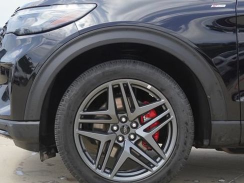 Used 2025 Ford Explorer ST-Line w/ ST-Line Street Pack AWD/4WD image 5