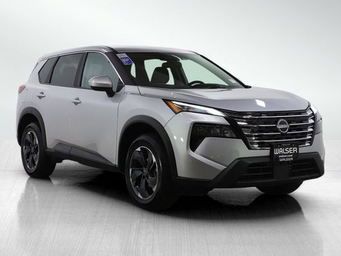 Used 2025 Nissan Rogue SV AWD/4WD image 7