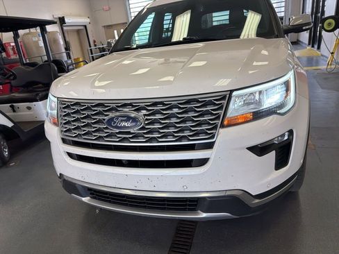 Used 2019 Ford Explorer Platinum image 5