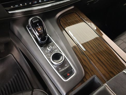 Used 2024 Cadillac Escalade Sport Platinum w/ LPO, ONYX Package AWD/4WD image 8