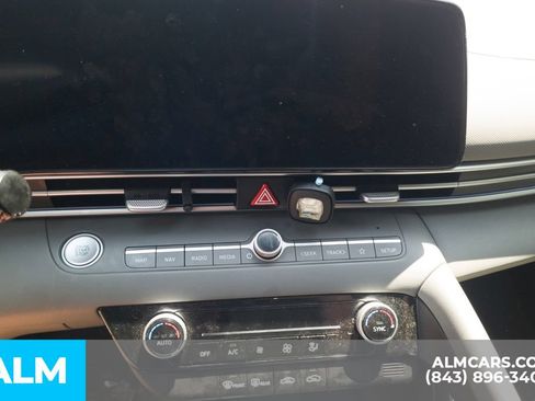 Certified 2024 Hyundai Elantra SEL FWD image 9