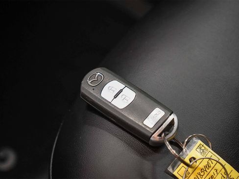 Used 2017 MAZDA CX-5 Touring image 28