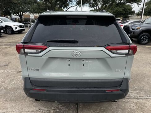 Used 2021 Toyota RAV4 XLE Premium FWD image 6