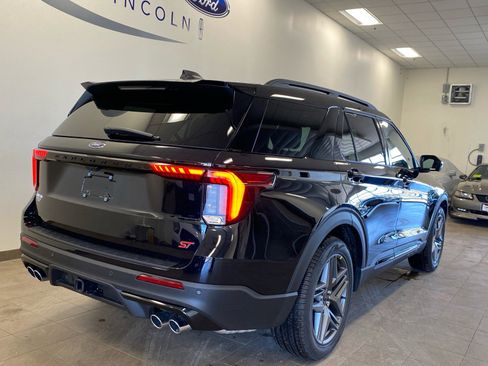 New 2026 Ford Explorer ST image 8