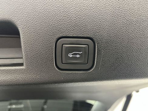 Certified 2026 GMC Acadia Denali w/ Super Cruise Package AWD/4WD image 5