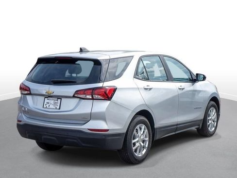 Used 2022 Chevrolet Equinox LS AWD/4WD image 8