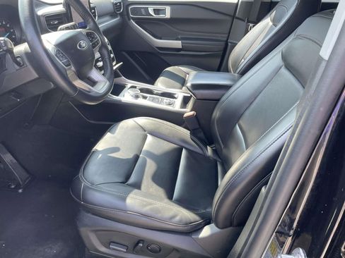 Used 2023 Ford Explorer XLT w/ Equipment Group 202A image 13