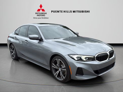 Used 2023 BMW 330i Sedan w/ Premium Package RWD image 4