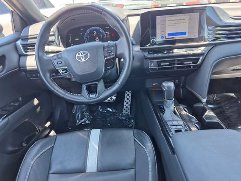 Certified 2025 Toyota Camry SE FWD image 19
