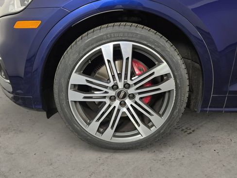 Used 2018 Audi SQ5 Prestige w/ Prestige Package AWD/4WD image 9