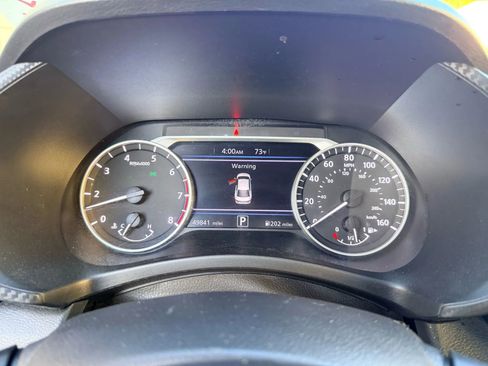 Used 2022 Nissan Sentra SV FWD image 24