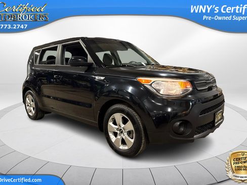 Used 2018 Kia Soul Base image 3