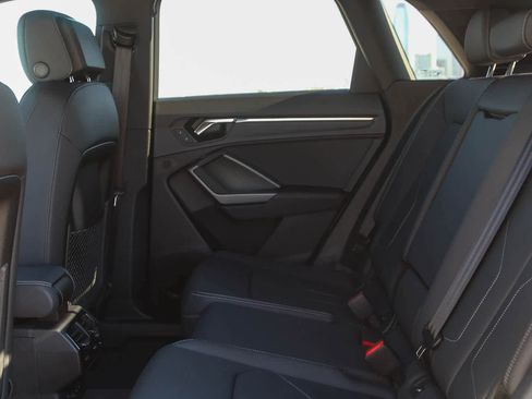 New 2025 Audi Q3 2.0T Premium image 28