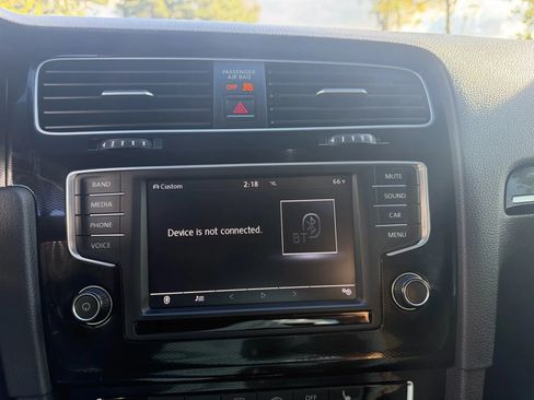 Used 2017 Volkswagen GTI Sport image 26