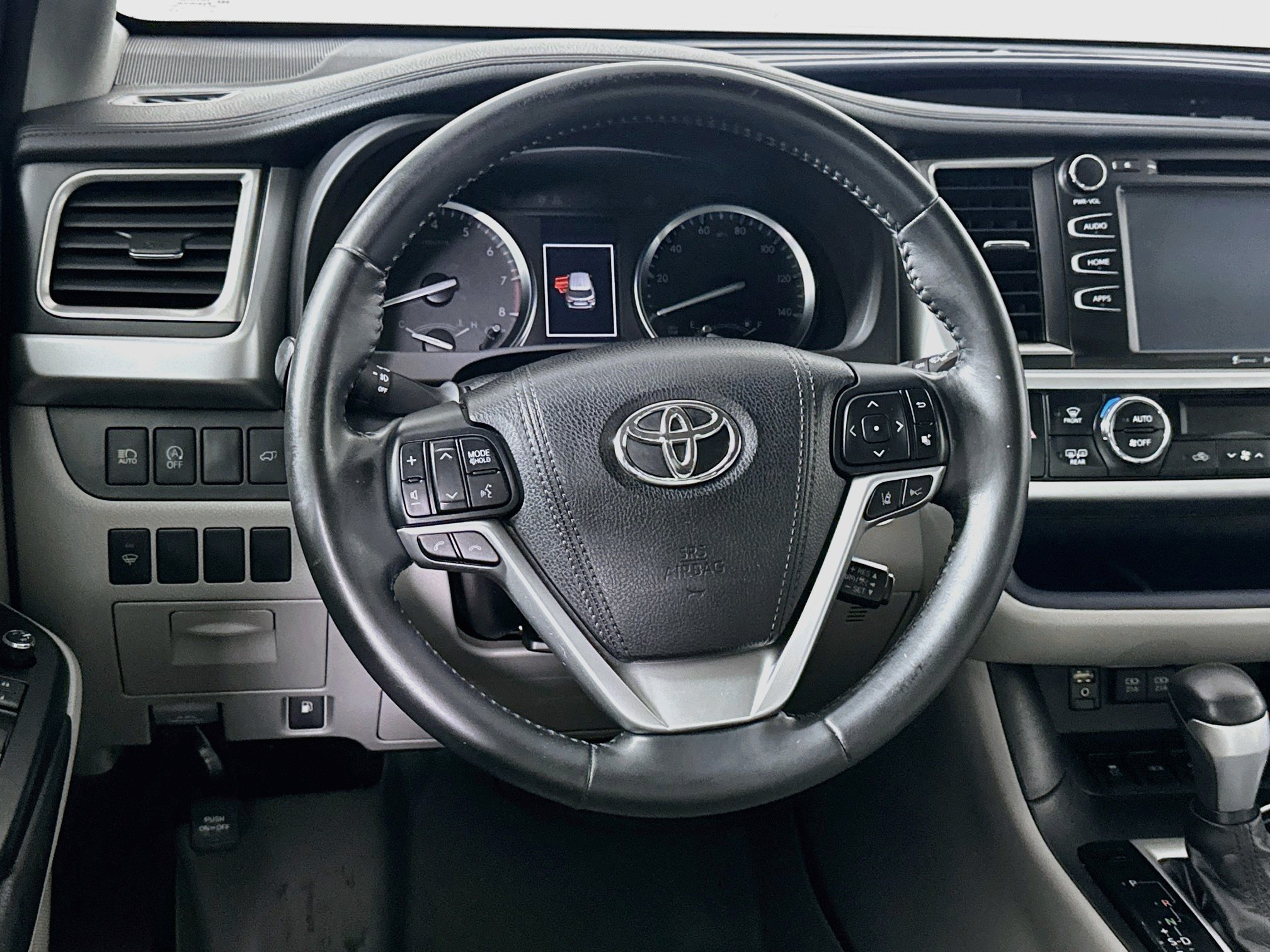 Used 2017 Toyota Highlander XLE w/ Carpet Mat Package AWD/4WD image 18