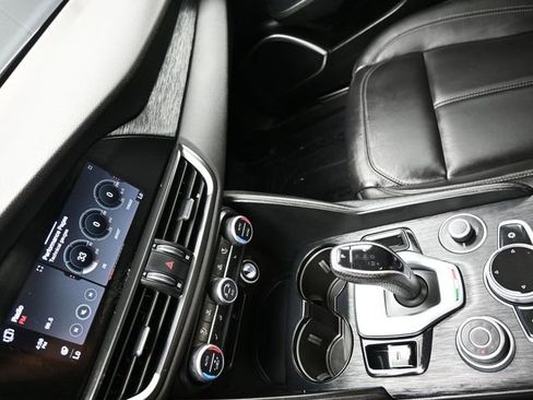 Used 2023 Alfa Romeo Giulia Sprint image 23