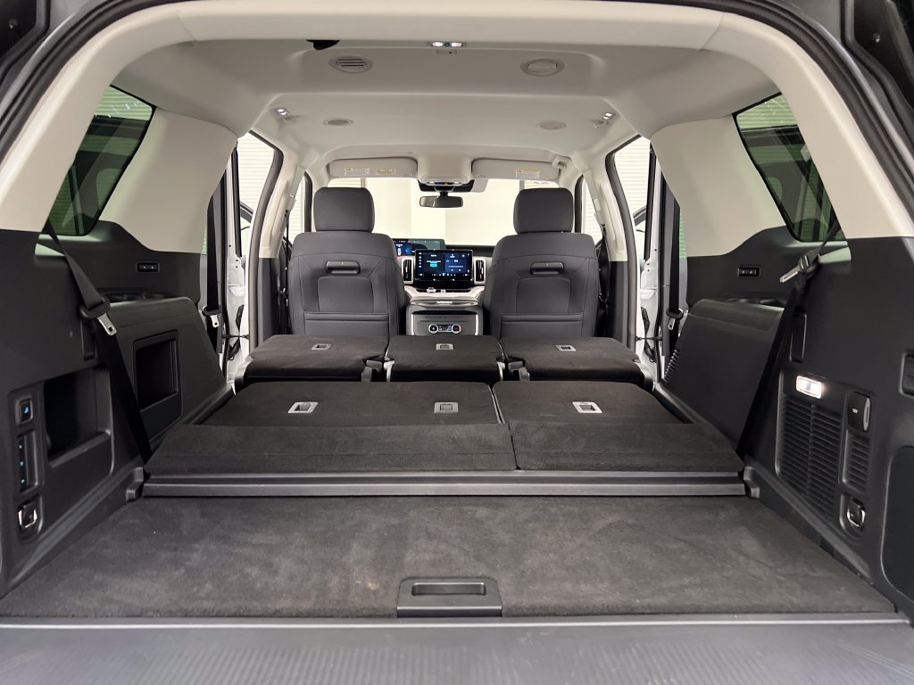 Used 2025 Ford Expedition Active RWD image 48
