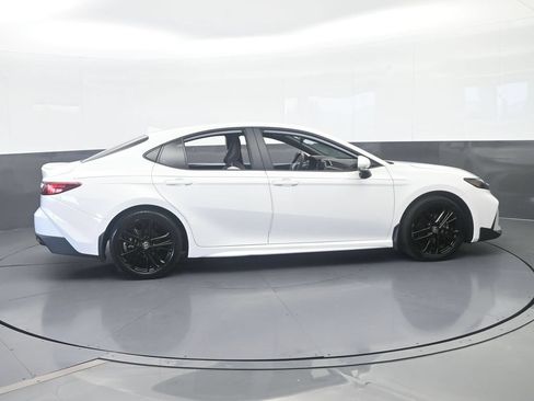 Used 2026 Toyota Camry SE FWD image 7