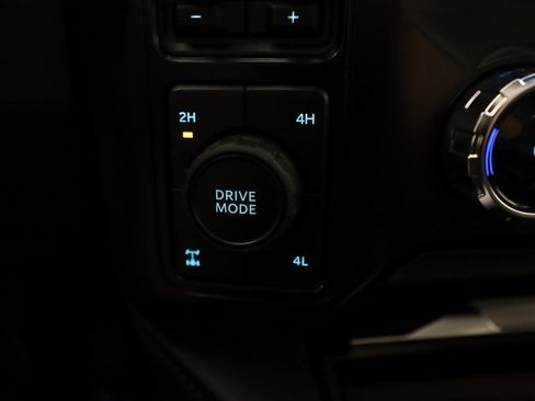 Used 2025 Ford F250 Platinum image 35