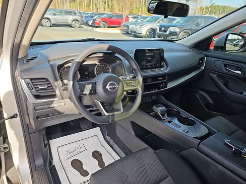 Used 2024 Nissan Rogue SV image 20