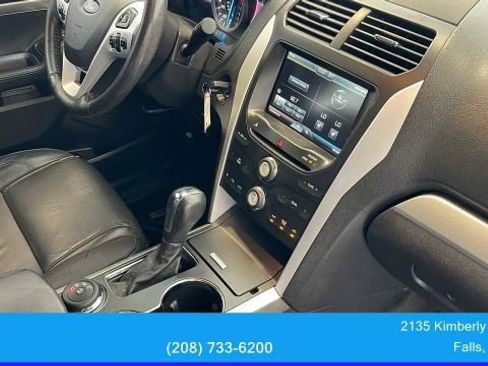 Used 2015 Ford Explorer XLT w/ Equipment Group 202B AWD/4WD image 35