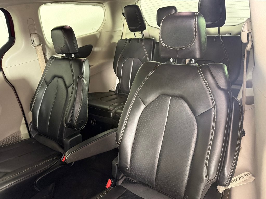 Used 2020 Chrysler Voyager Lxi FWD image 15