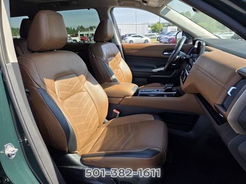 Used 2022 Nissan Pathfinder Platinum w/ Cargo Package FWD image 16