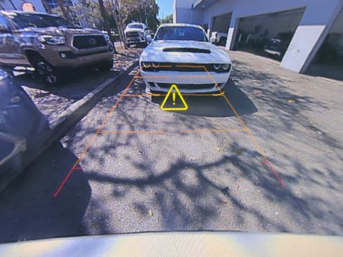 Used 2022 Chevrolet Traverse LT image 22