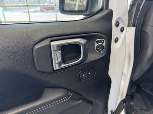 Used 2020 Jeep Gladiator Overland image 6