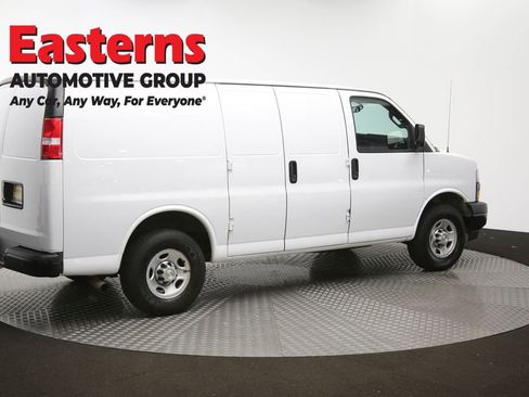 Used 2021 Chevrolet Express 2500 image 40