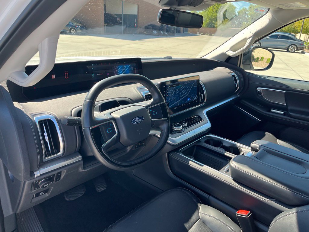 Used 2025 Ford Expedition Max Platinum AWD/4WD image 12