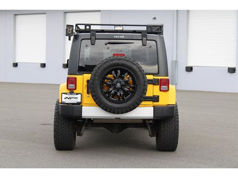 Used 2015 Jeep Wrangler Unlimited Sahara w/ Connectivity Group image 3