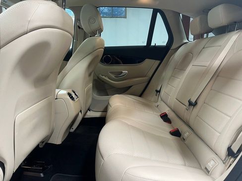 Used 2022 Mercedes-Benz GLC 300 4MATIC image 25