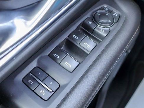 Certified 2023 Chevrolet Suburban Premier image 16