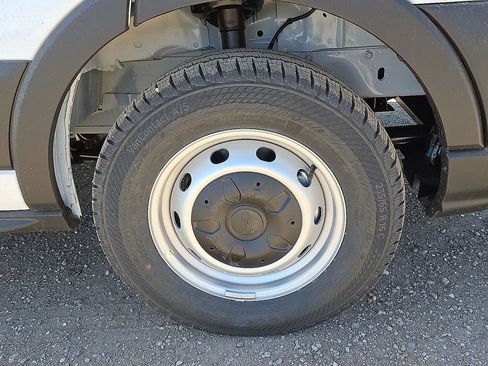 New 2026 Ford Transit 250 148 Medium Roof image 7